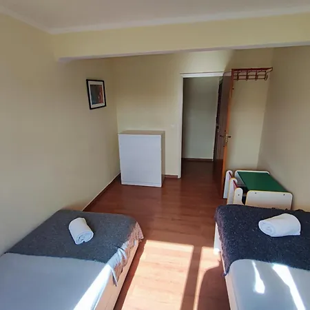 Oeiras, 2 Bedroom W Balcony And Barbecue Next To Parque Dos Poetas Apartment *