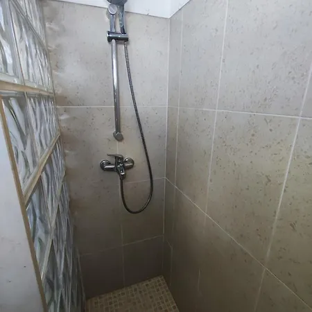Oeiras, 2 Bedroom W Balcony And Barbecue Next To Parque Dos Poetas Oeiras