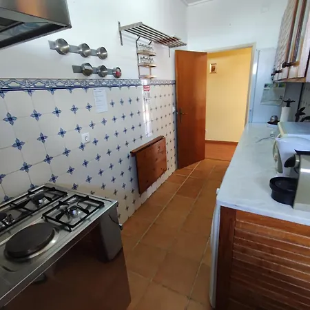Daire Oeiras, 2 Bedroom W Balcony And Barbecue Next To Parque Dos Poetas *