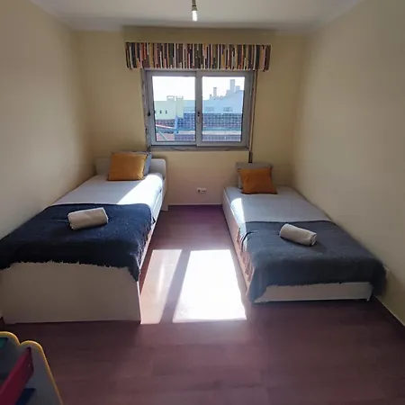 Oeiras, 2 Bedroom W Balcony And Barbecue Next To Parque Dos Poetas *