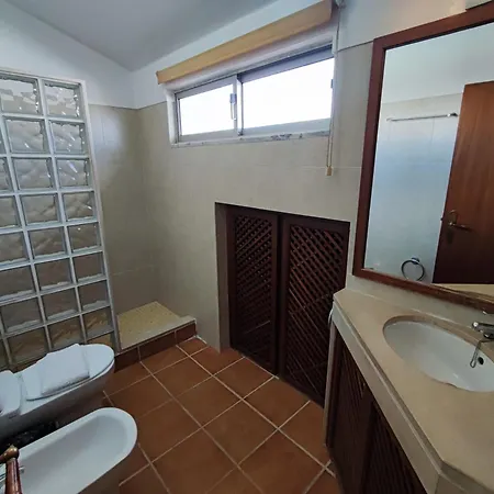 Oeiras, 2 Bedroom W Balcony And Barbecue Next To Parque Dos Poetas Daire Oeiras
