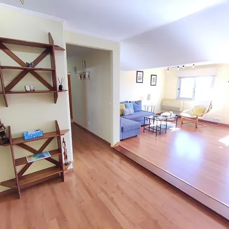 Daire Oeiras, 2 Bedroom W Balcony And Barbecue Next To Parque Dos Poetas *