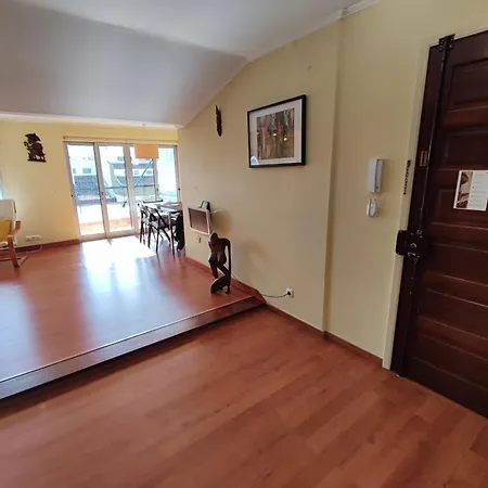 Oeiras, 2 Bedroom W Balcony And Barbecue Next To Parque Dos Poetas Apartment Oeiras