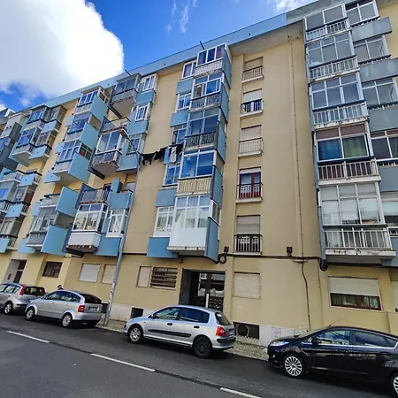 Oeiras, 2 Bedroom W Balcony And Barbecue Next To Parque Dos Poetas *