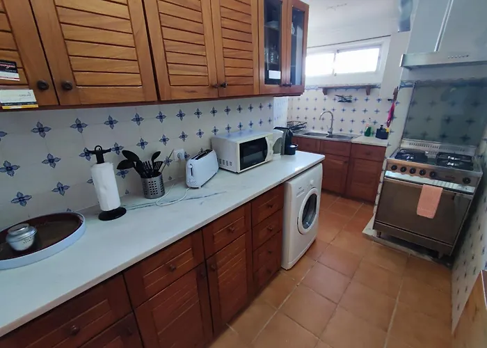 Oeiras, 2 Bedroom W Balcony And Barbecue Next To Parque Dos Poetas