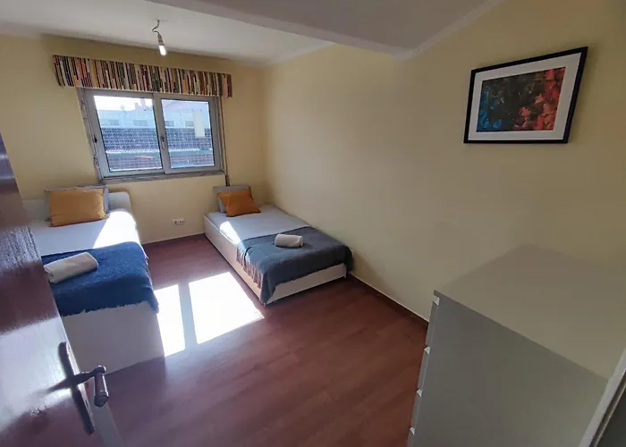 Oeiras, 2 Bedroom W Balcony And Barbecue Next To Parque Dos Poetas *