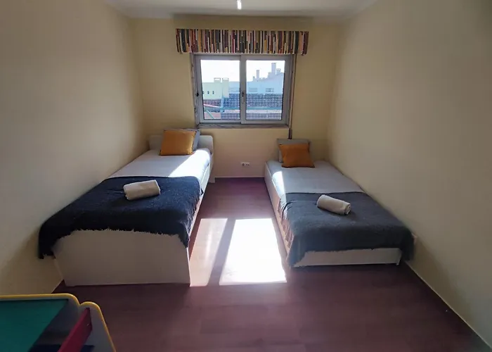 Oeiras, 2 Bedroom W Balcony And Barbecue Next To Parque Dos Poetas *