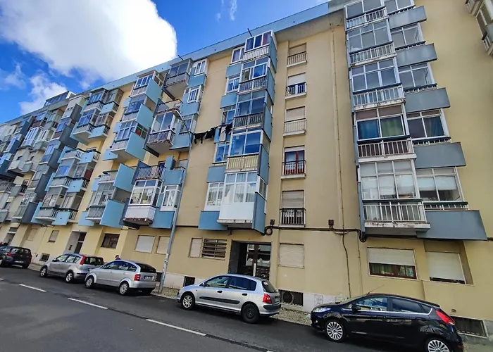 Oeiras, 2 Bedroom W Balcony And Barbecue Next To Parque Dos Poetas *