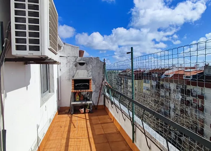 Oeiras, 2 Bedroom W Balcony And Barbecue Next To Parque Dos Poetas * Oeiras