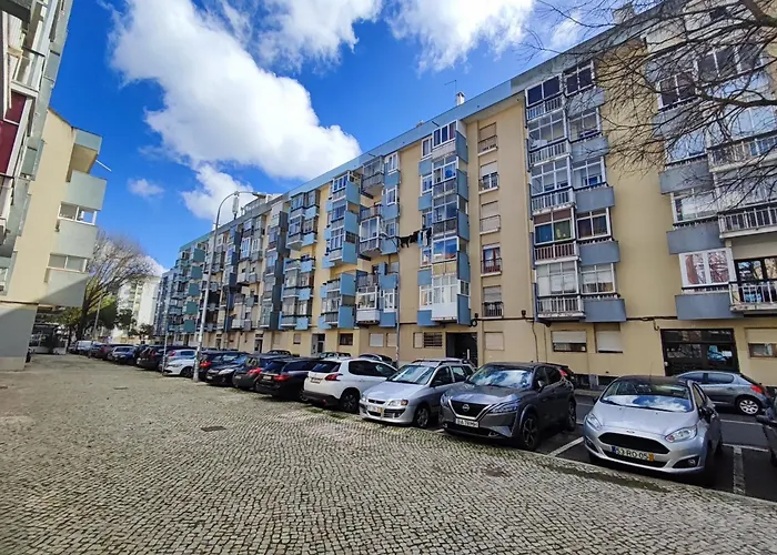 Oeiras, 2 Bedroom W Balcony And Barbecue Next To Parque Dos Poetas * Oeiras